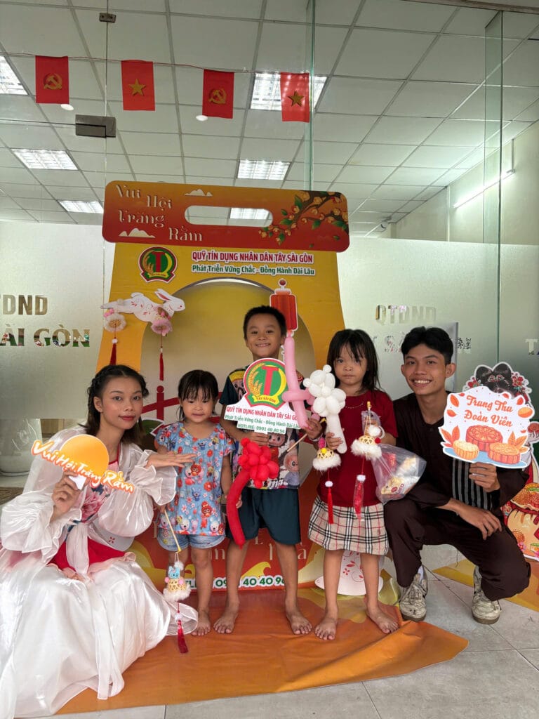 VUI HỘI TRĂNG RẰM: Quỹ Tín Dụng Nhân Dân Tây Sài Gòn Gửi Trọn Yêu Thương Đến Các Em Thiếu Nhi